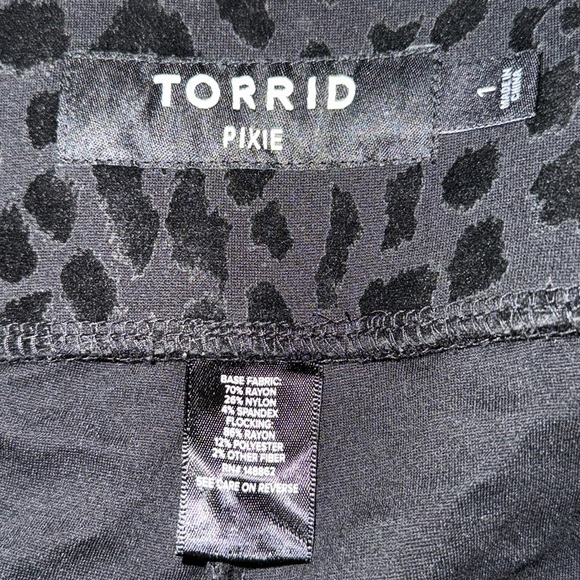 Torrid Crushed Velvet Animal Print Pull On Pixie Pants - Picture 7 of 7